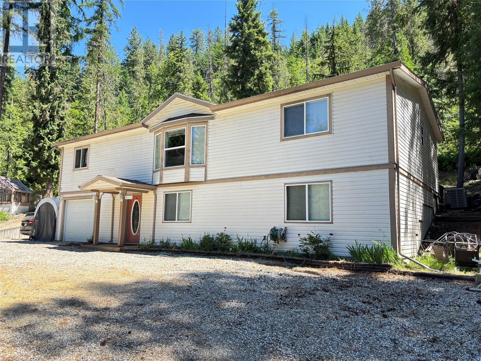 9000 Hummingbird Drive, Swansea Point, British Columbia  V0E 2K2 - Photo 1 - 10351803