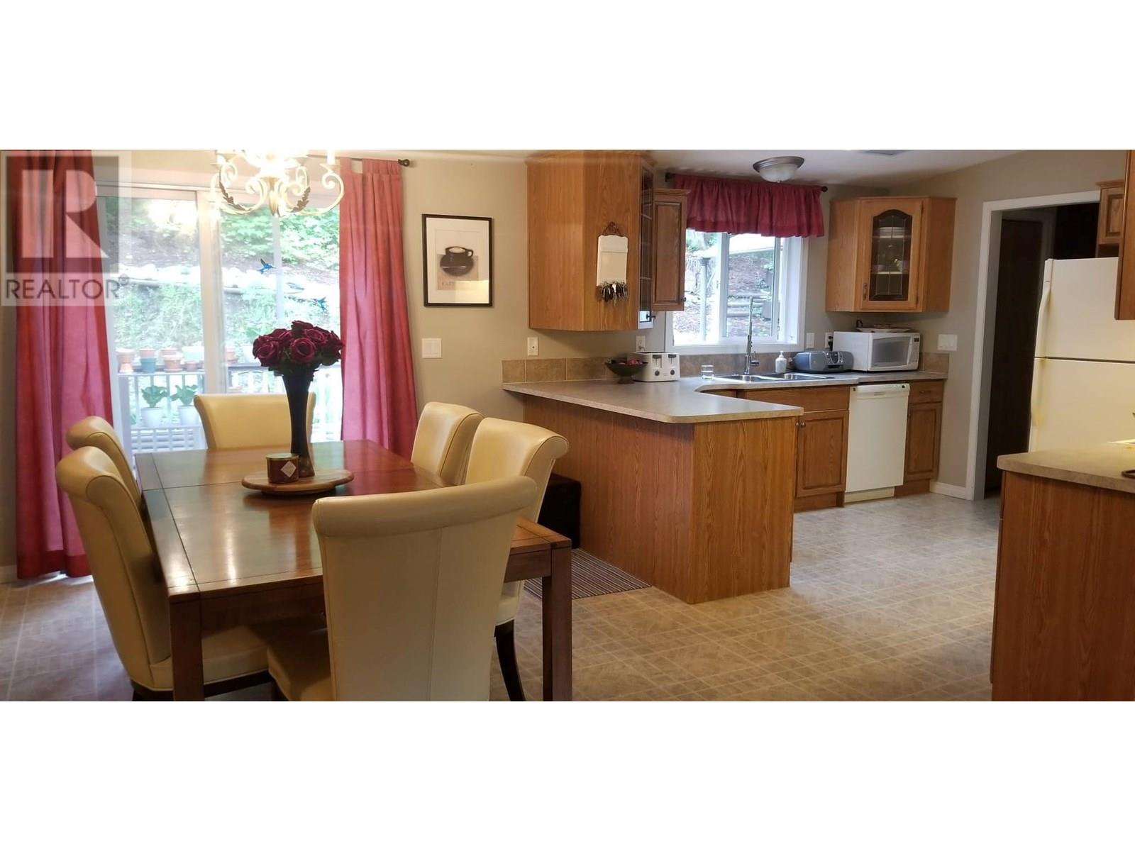 9000 Hummingbird Drive, Swansea Point, British Columbia  V0E 2K2 - Photo 4 - 10351803