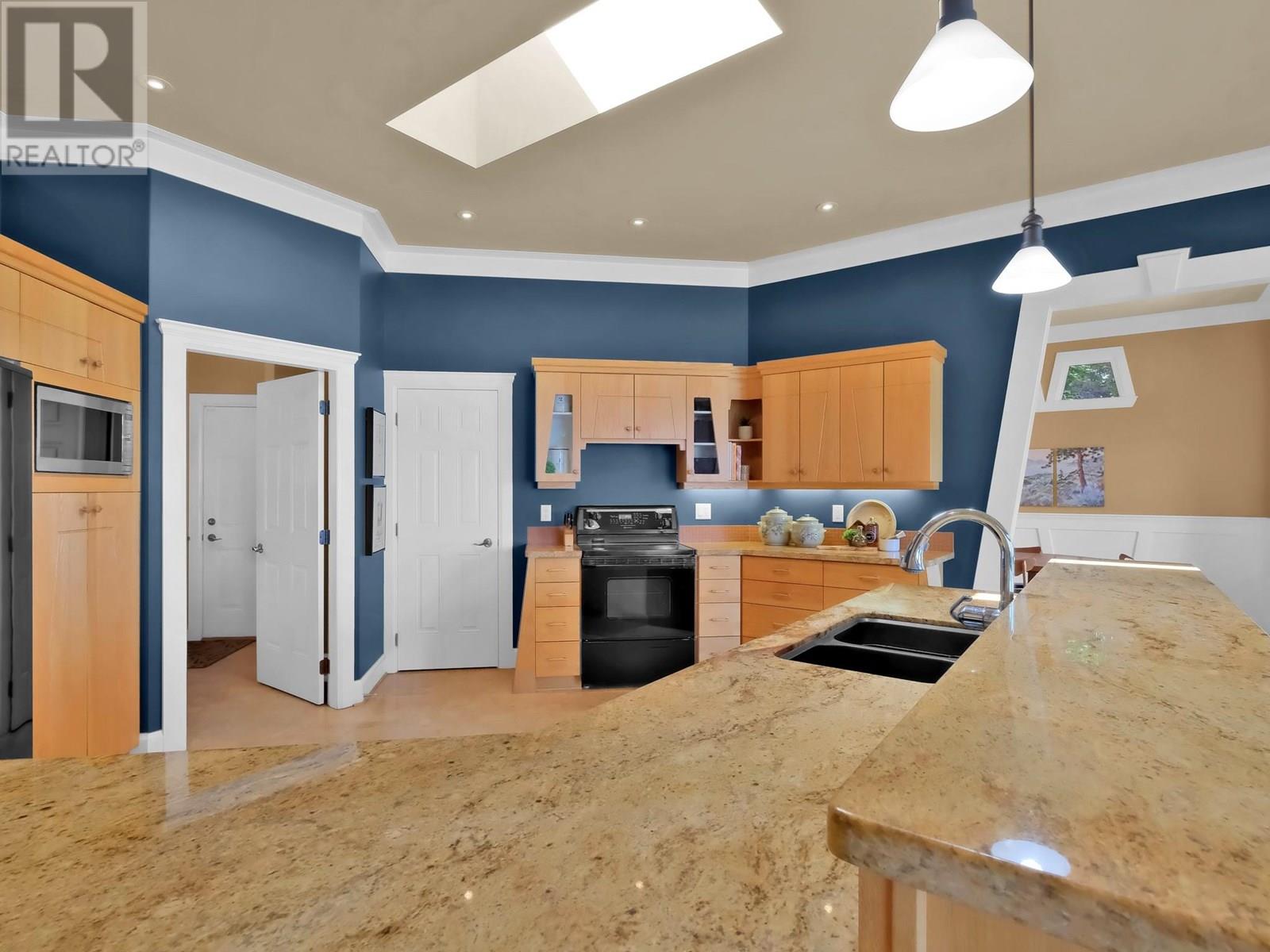156 Vancouver Place, Penticton, British Columbia  V2A 1A7 - Photo 10 - 10351236