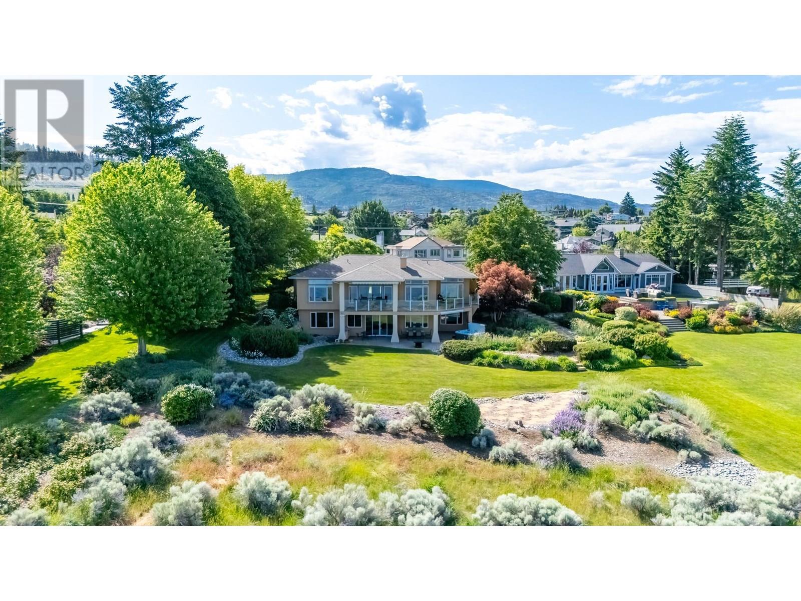 156 Vancouver Place, Penticton, British Columbia  V2A 1A7 - Photo 4 - 10351236