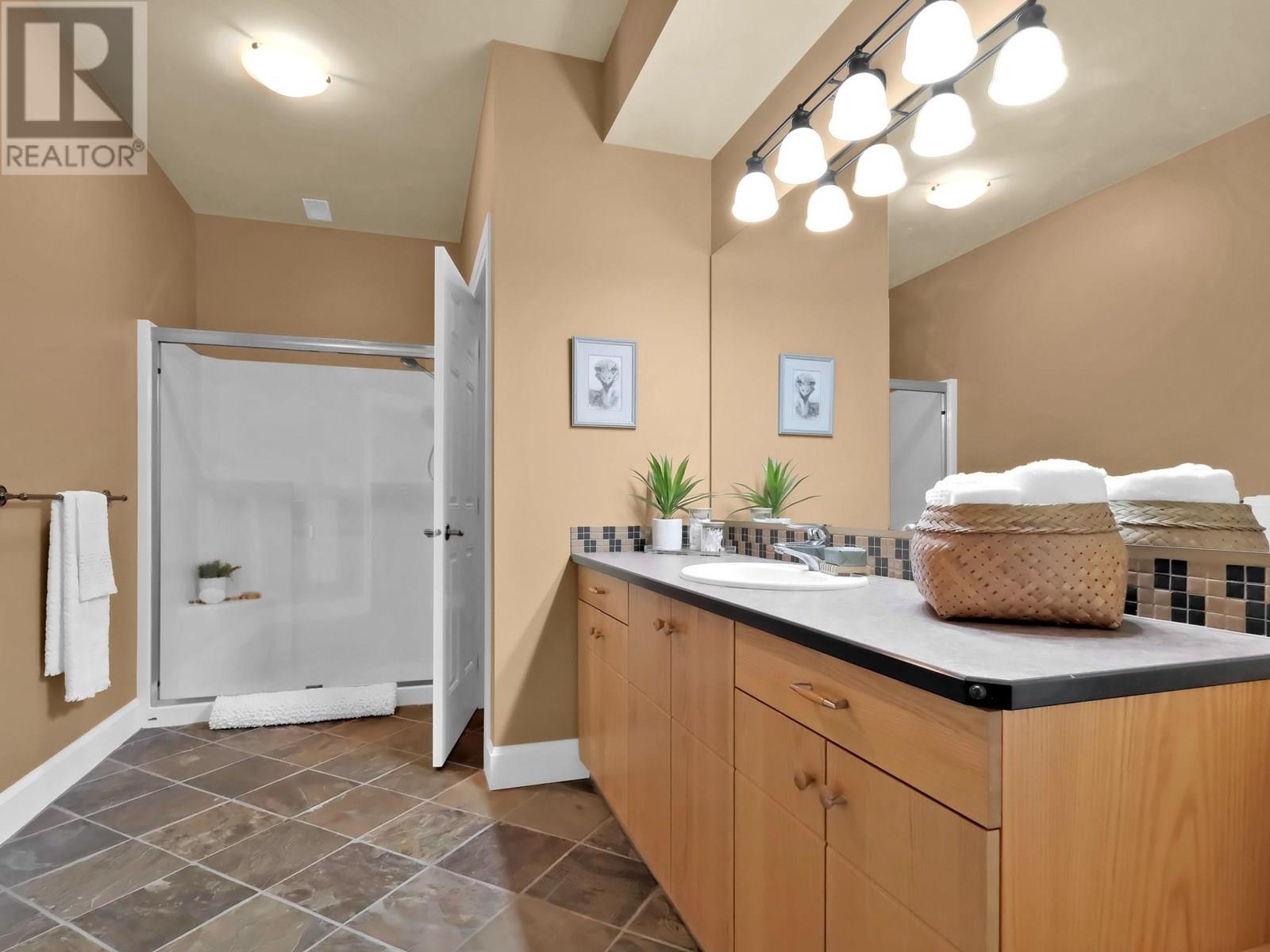 156 Vancouver Place, Penticton, British Columbia  V2A 1A7 - Photo 40 - 10351236