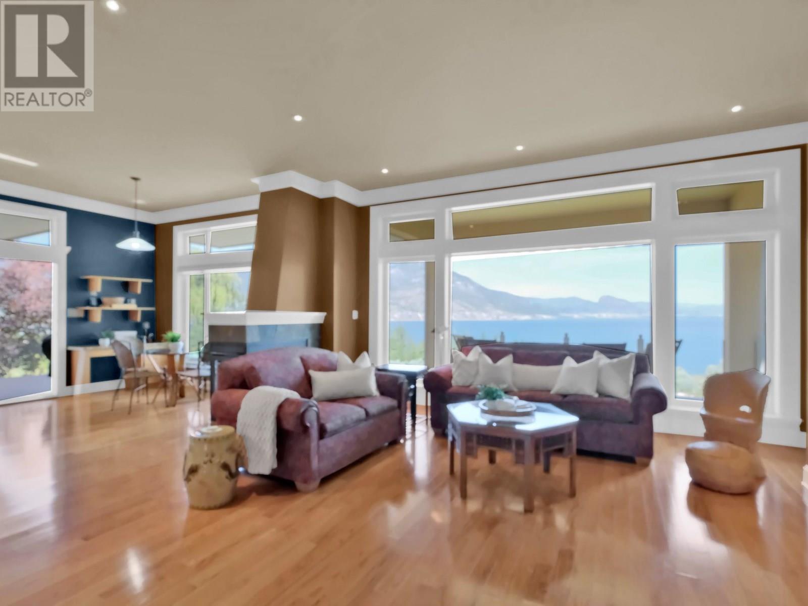 156 Vancouver Place, Penticton, British Columbia  V2A 1A7 - Photo 5 - 10351236