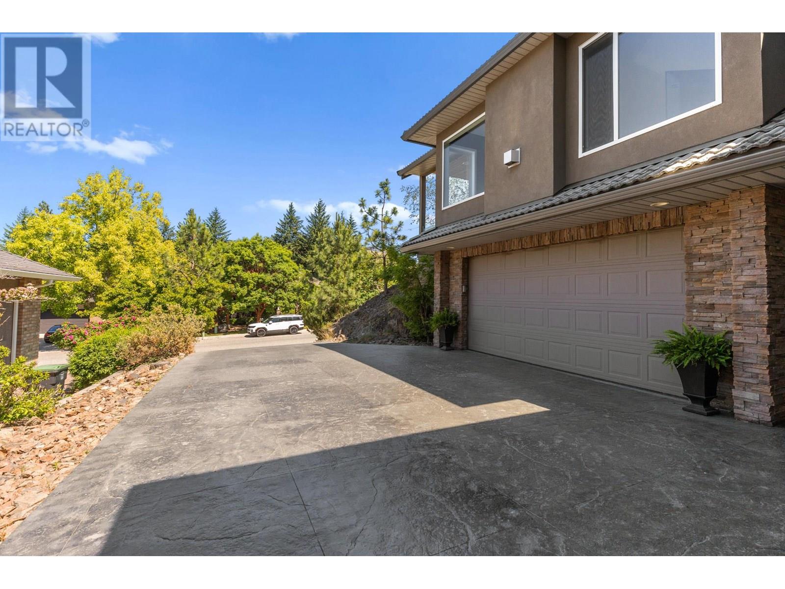 248 Magic Drive, Kelowna, British Columbia  V1V 1N2 - Photo 48 - 10351627