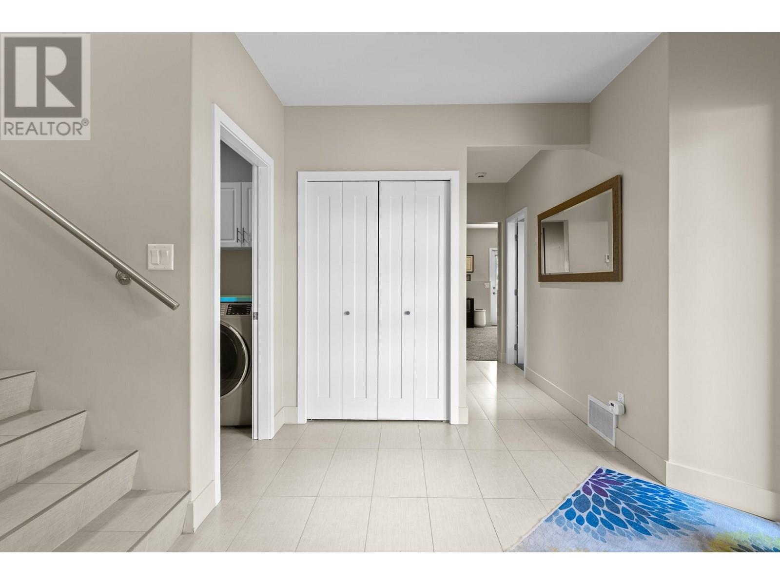 248 Magic Drive, Kelowna, British Columbia  V1V 1N2 - Photo 7 - 10351627
