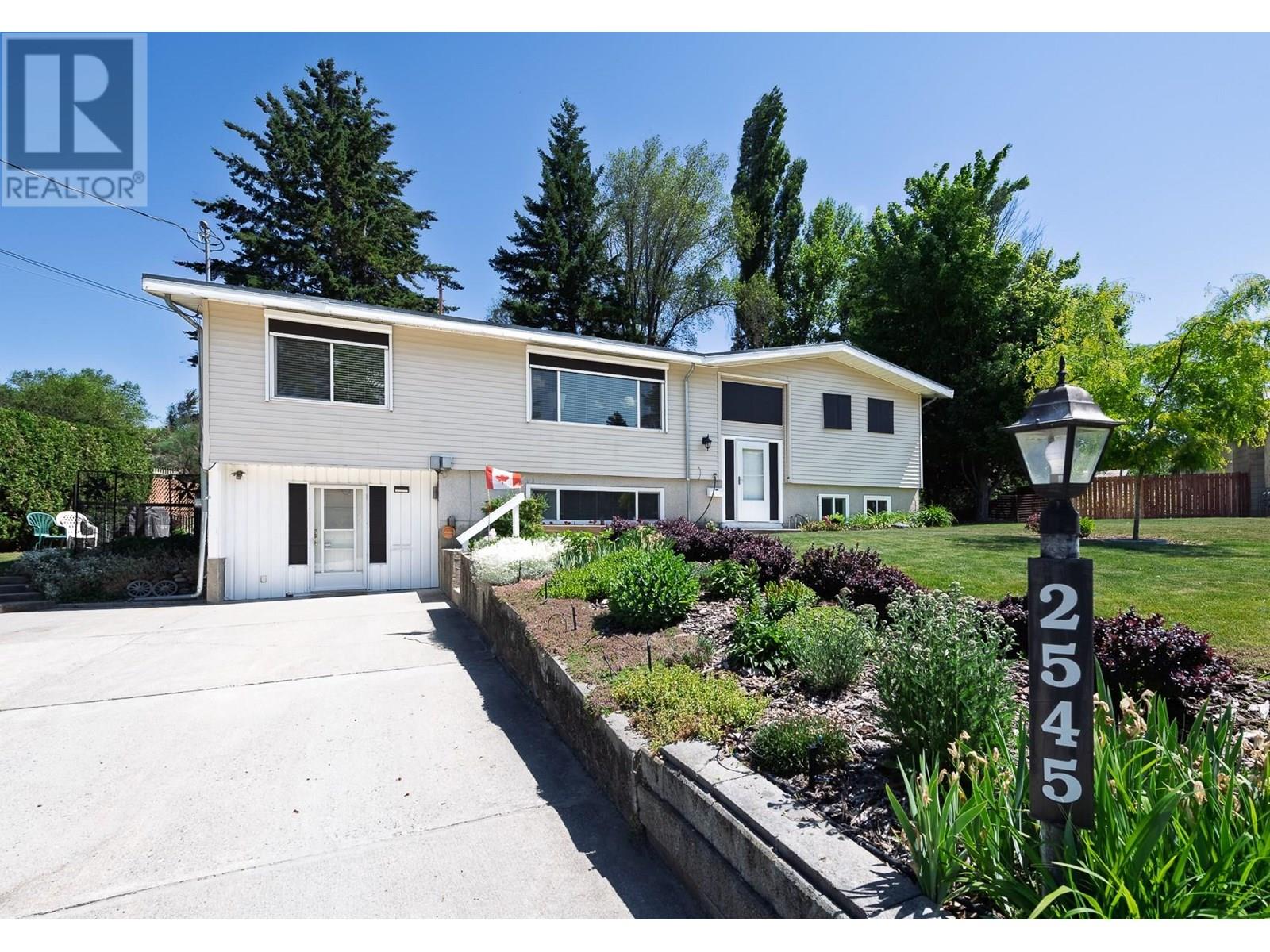 2545 Colleen Road, West Kelowna, British Columbia  V1Z 2K6 - Photo 1 - 10349617