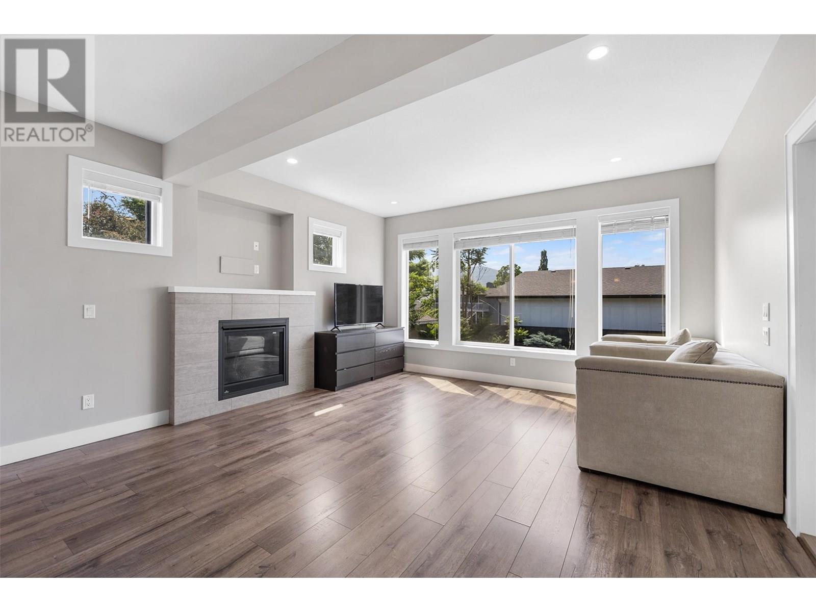 1753 Klo Road, Kelowna, British Columbia  V1W 3P3 - Photo 2 - 10351289