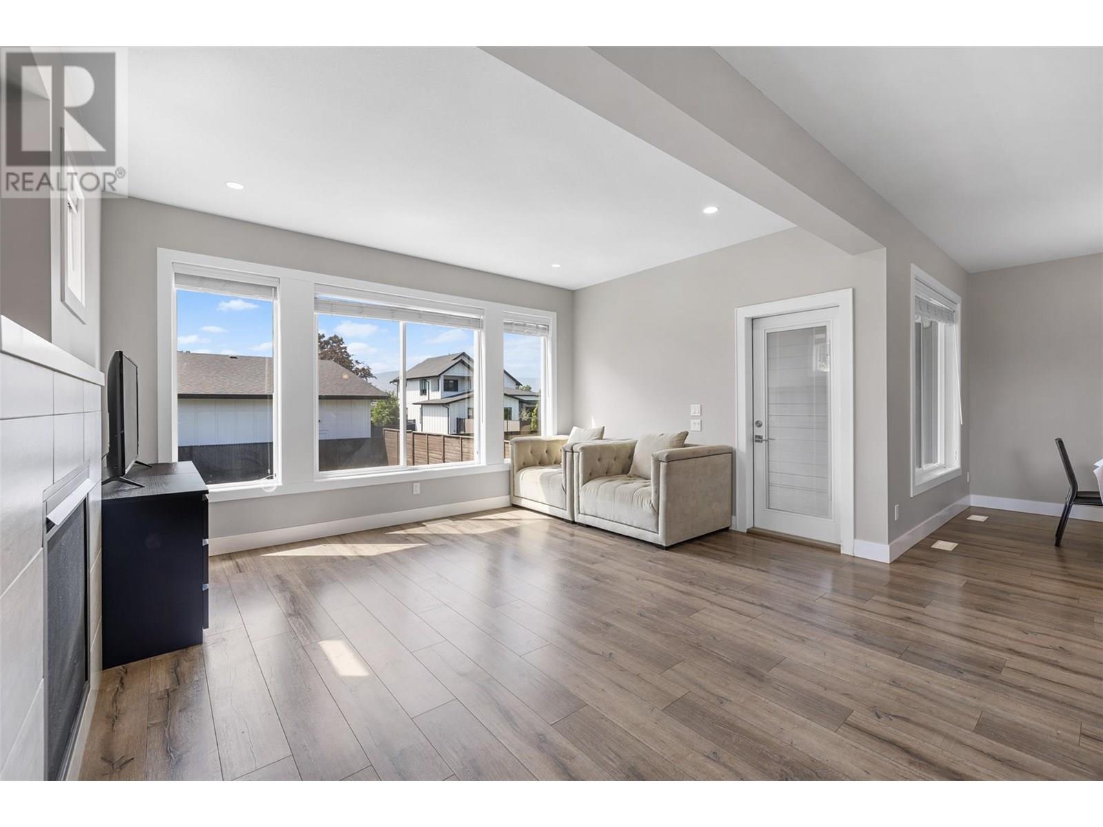 1753 Klo Road, Kelowna, British Columbia  V1W 3P3 - Photo 3 - 10351289
