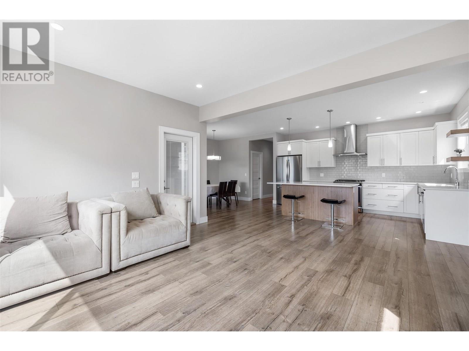 1753 Klo Road, Kelowna, British Columbia  V1W 3P3 - Photo 4 - 10351289