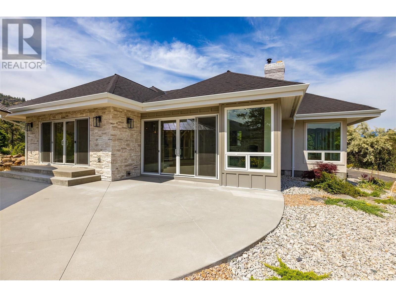 2632 Forsyth Drive, Penticton, British Columbia  V2A 8Y9 - Photo 1 - 10351310