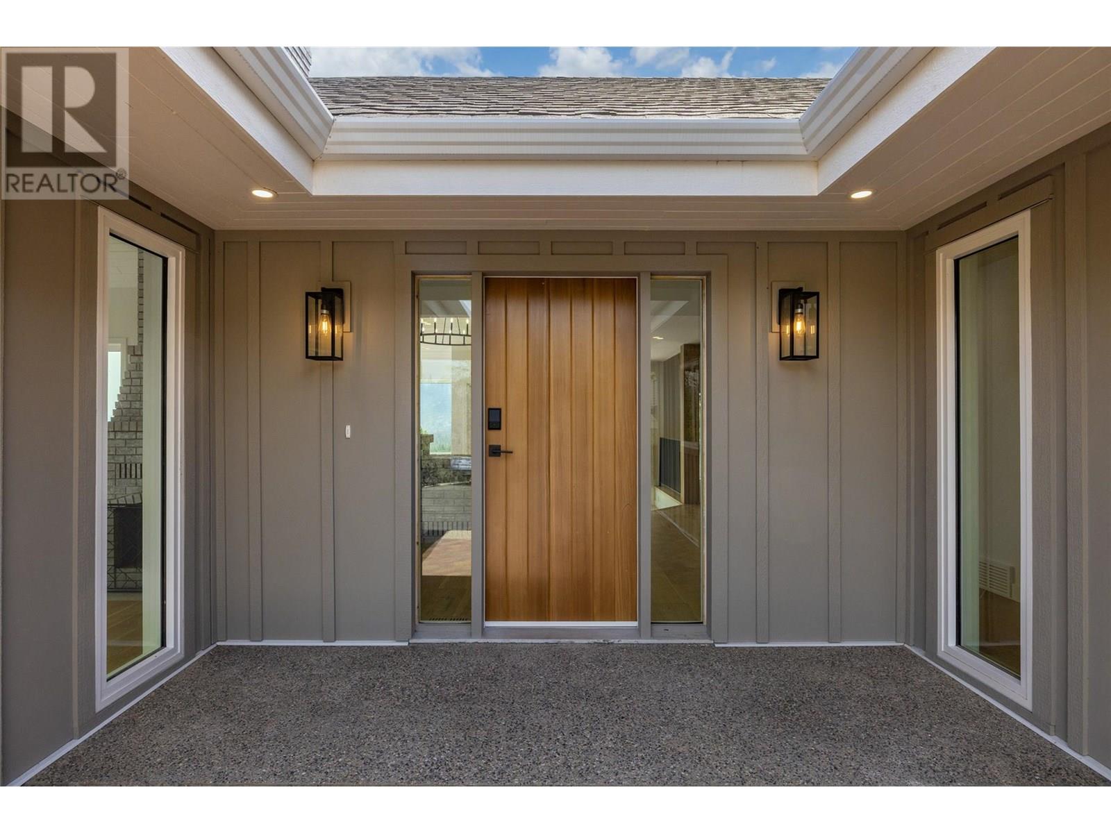 2632 Forsyth Drive, Penticton, British Columbia  V2A 8Y9 - Photo 2 - 10351310