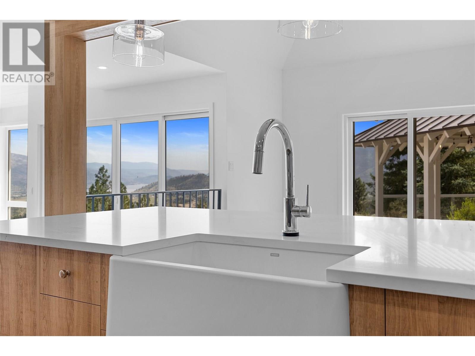2632 Forsyth Drive, Penticton, British Columbia  V2A 8Y9 - Photo 8 - 10351310