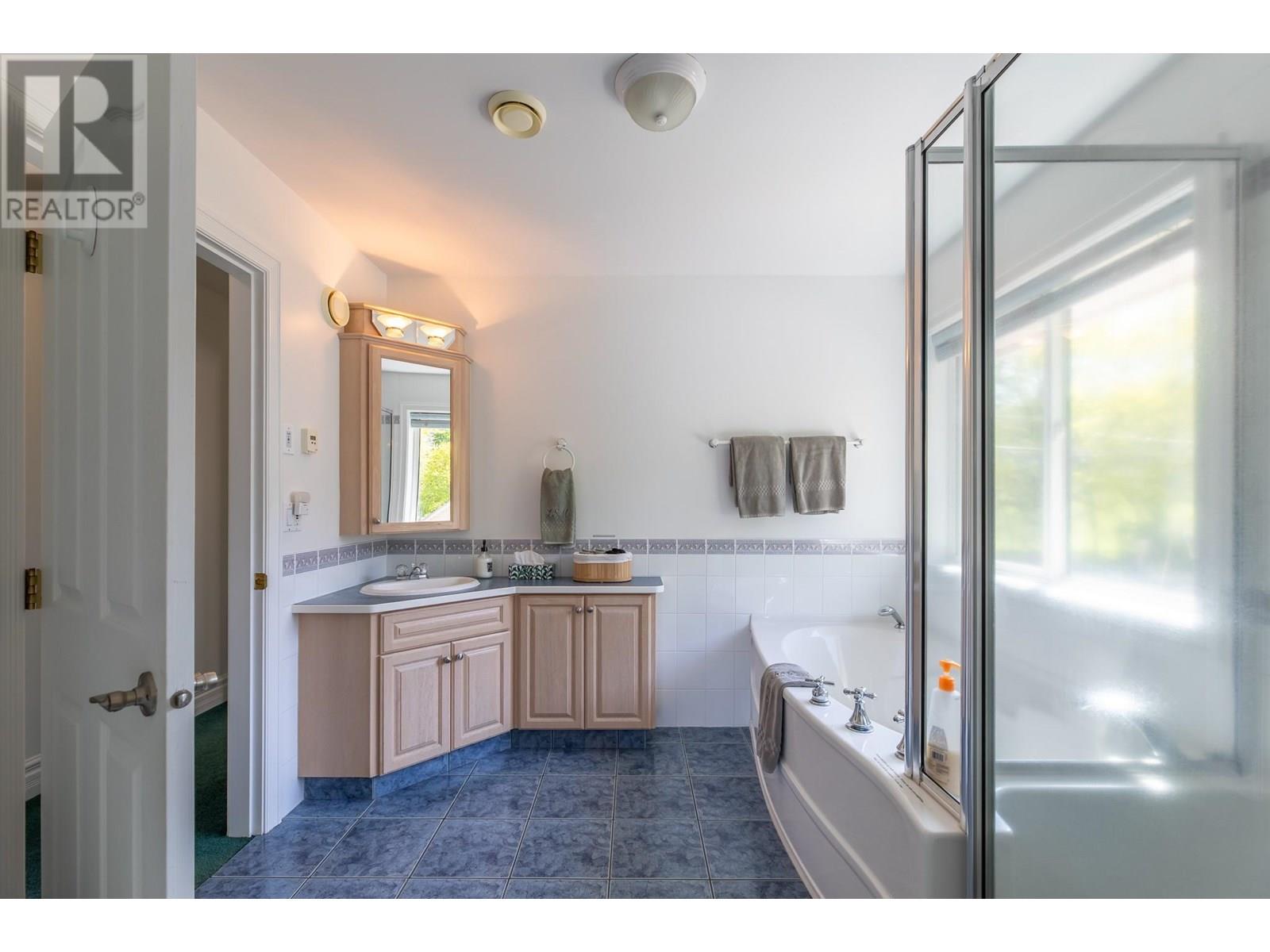 166 Sundial Road, Oliver, British Columbia  V0H 1T0 - Photo 32 - 10345554