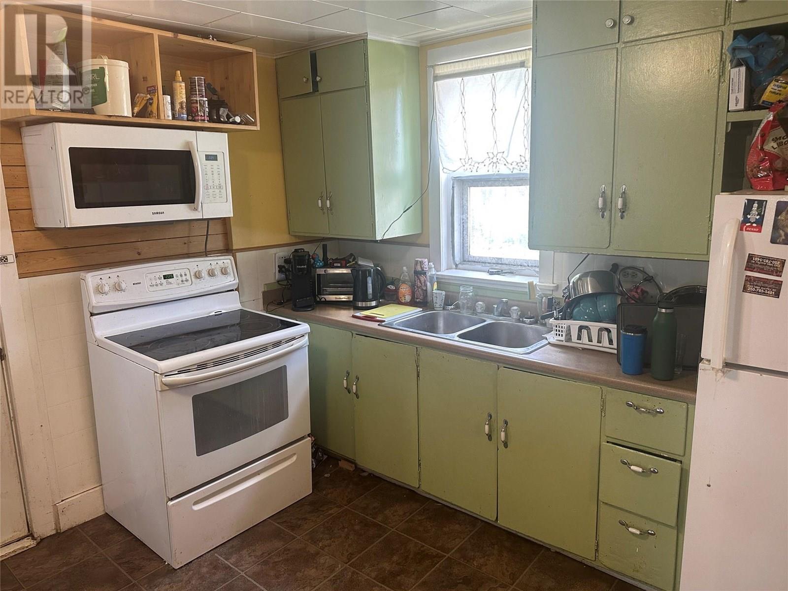 1616 102 Avenue, Dawson Creek, British Columbia  V1G 2E4 - Photo 2 - 10352051