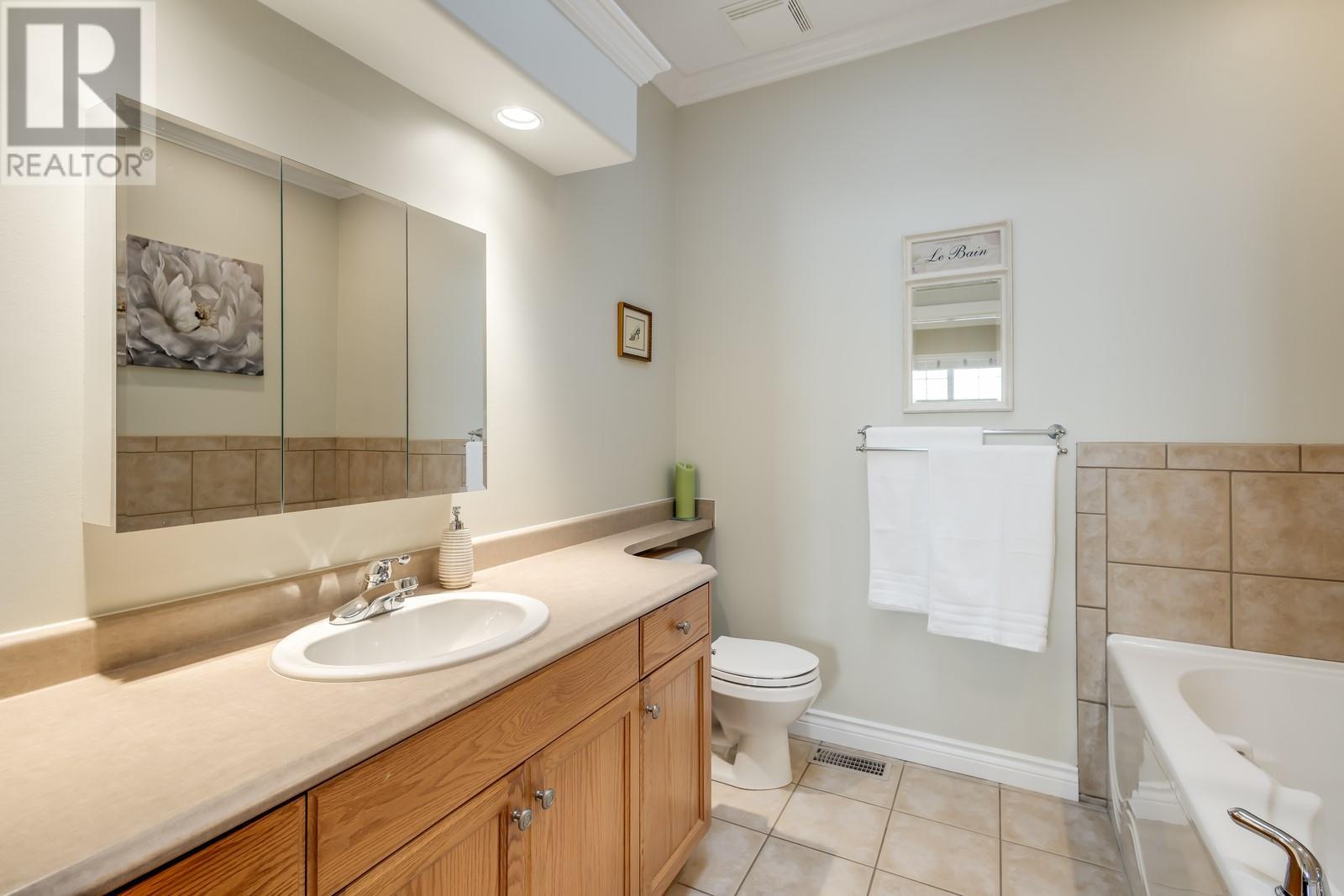700 South Crest Drive Unit# 2, Kelowna, British Columbia  V1W 4X7 - Photo 20 - 10351545