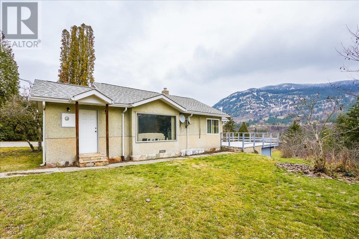 3601 3rd Avenue, Castlegar, British Columbia  V1N 2R7 - Photo 8 - 10352032