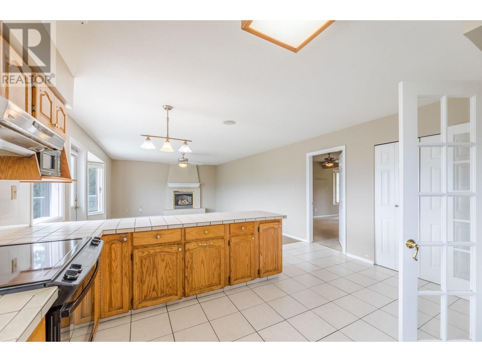6405 Newton Road, Summerland, British Columbia  V0H 1Z7 - Photo 8 - 10352037