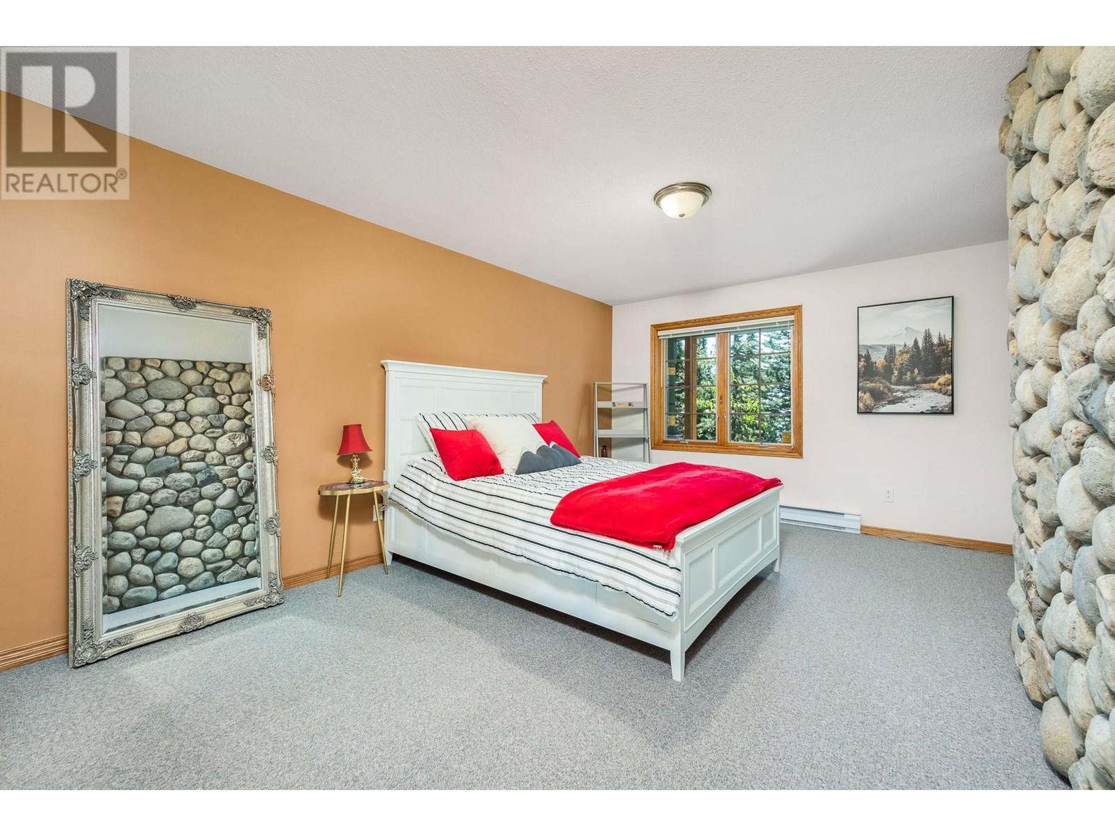 705 Monashee Road, Silver Star, British Columbia  V1B 3M1 - Photo 29 - 10351324