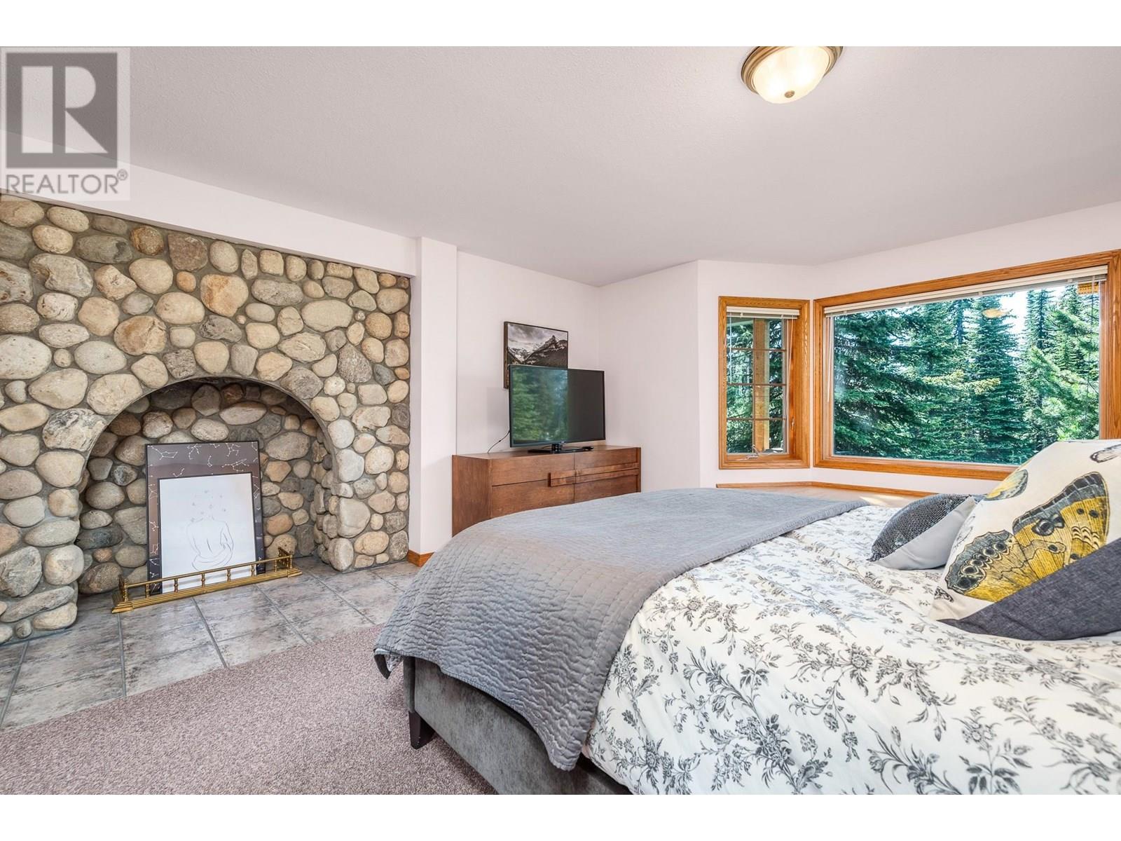 705 Monashee Road, Silver Star, British Columbia  V1B 3M1 - Photo 31 - 10351324