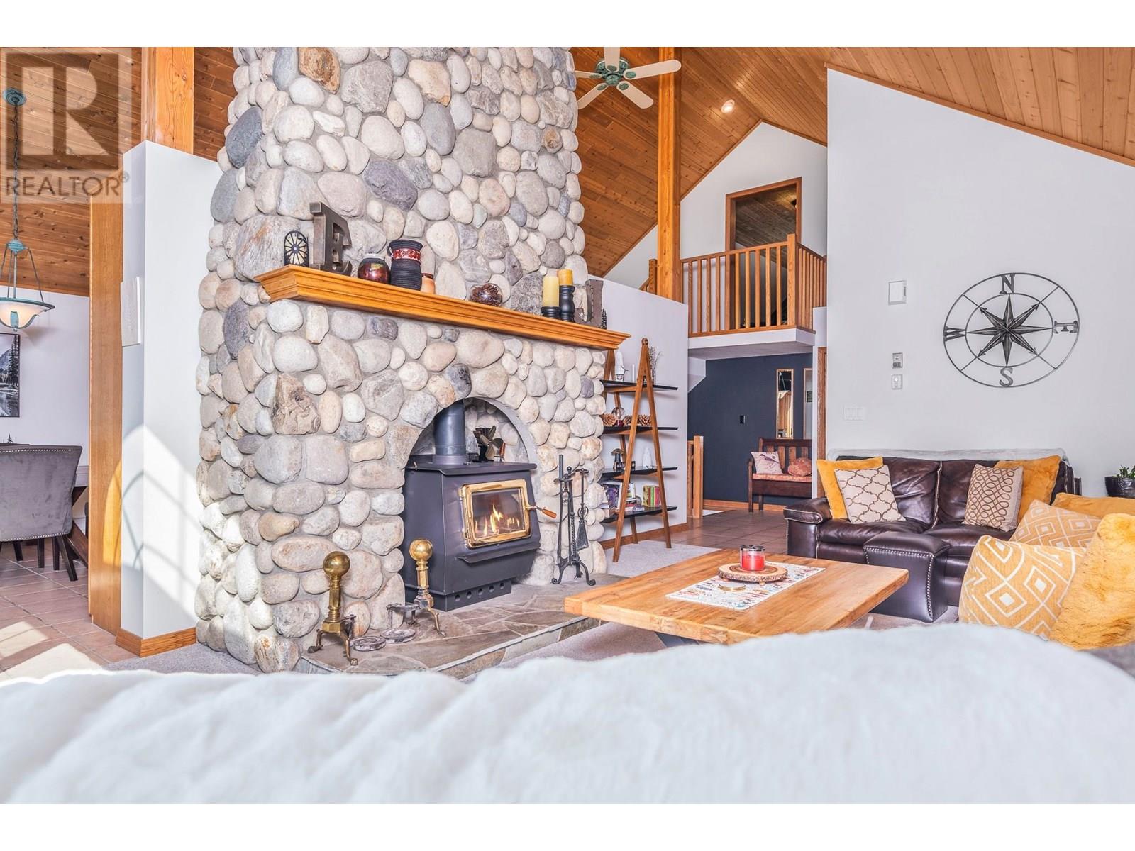 705 Monashee Road, Silver Star, British Columbia  V1B 3M1 - Photo 9 - 10351324