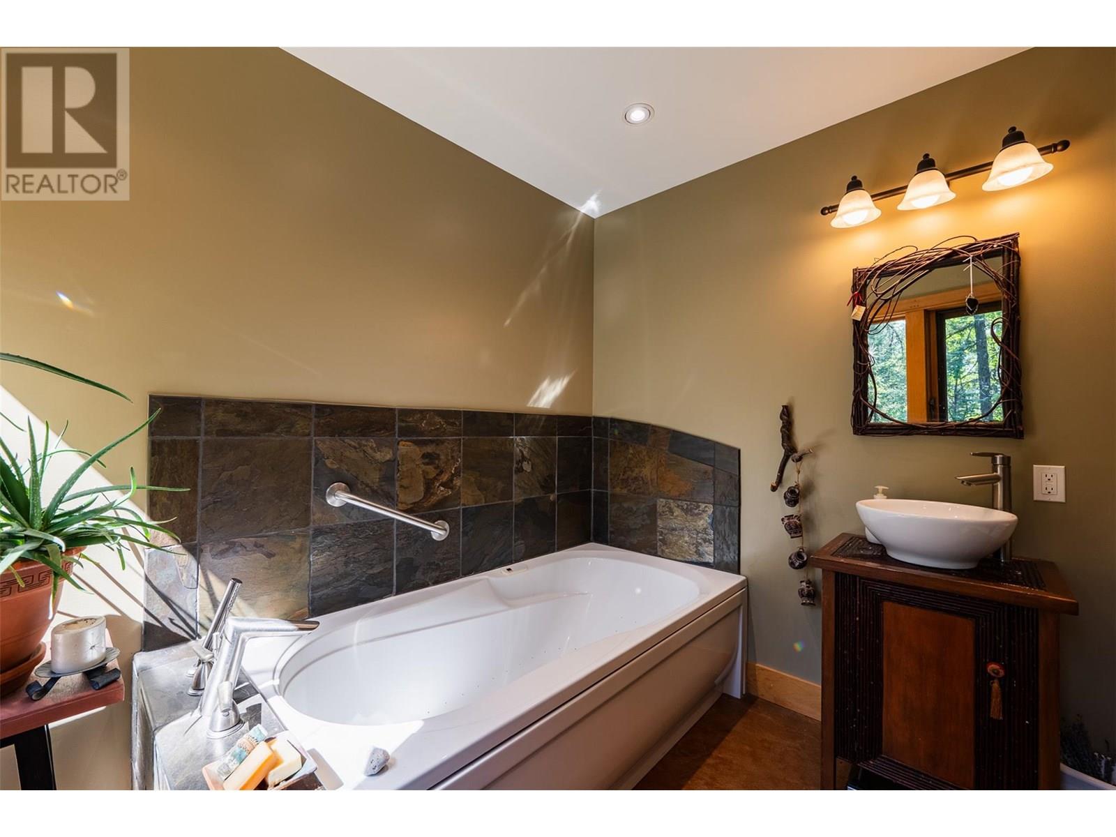 4306 View Ridge Road, Nelson, British Columbia  V0G 2G3 - Photo 11 - 10352054