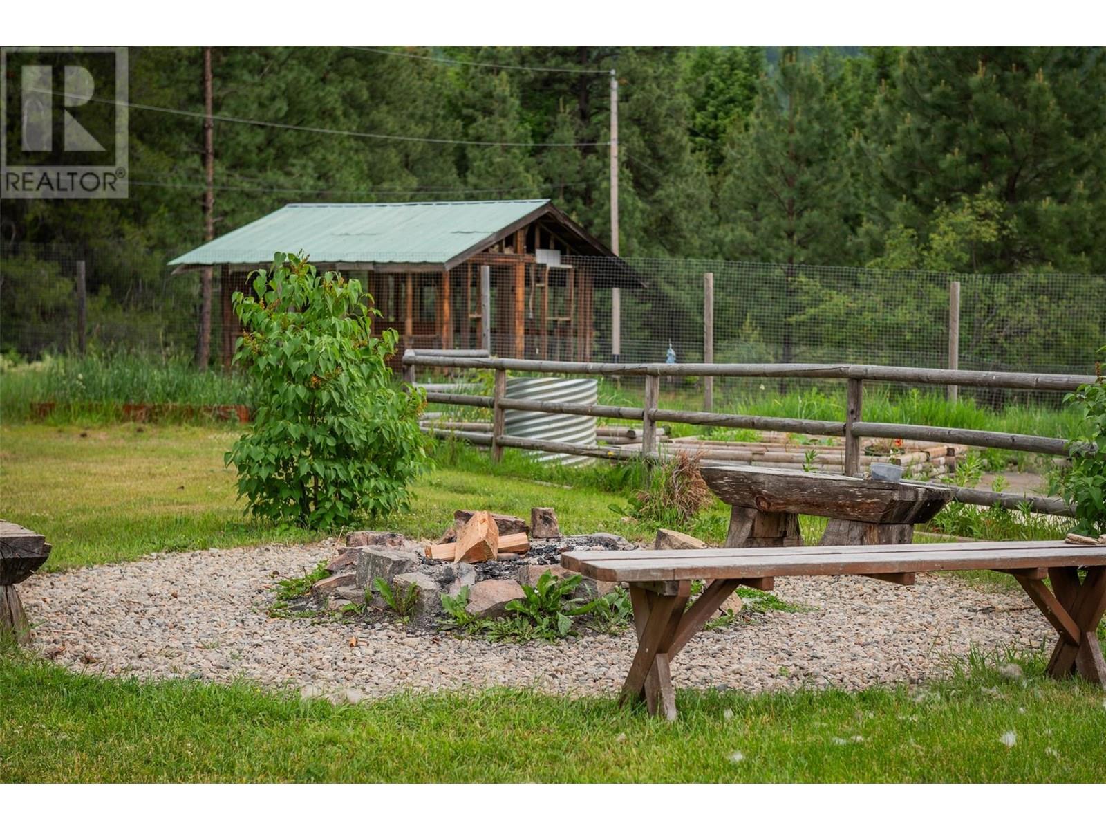 3860 Gage Road, Krestova, British Columbia  V0G 1H2 - Photo 9 - 10351553