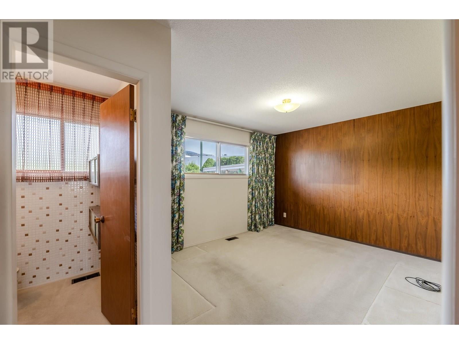2450 Mckenzie Street, Penticton, British Columbia  V2A 6H7 - Photo 16 - 10351725