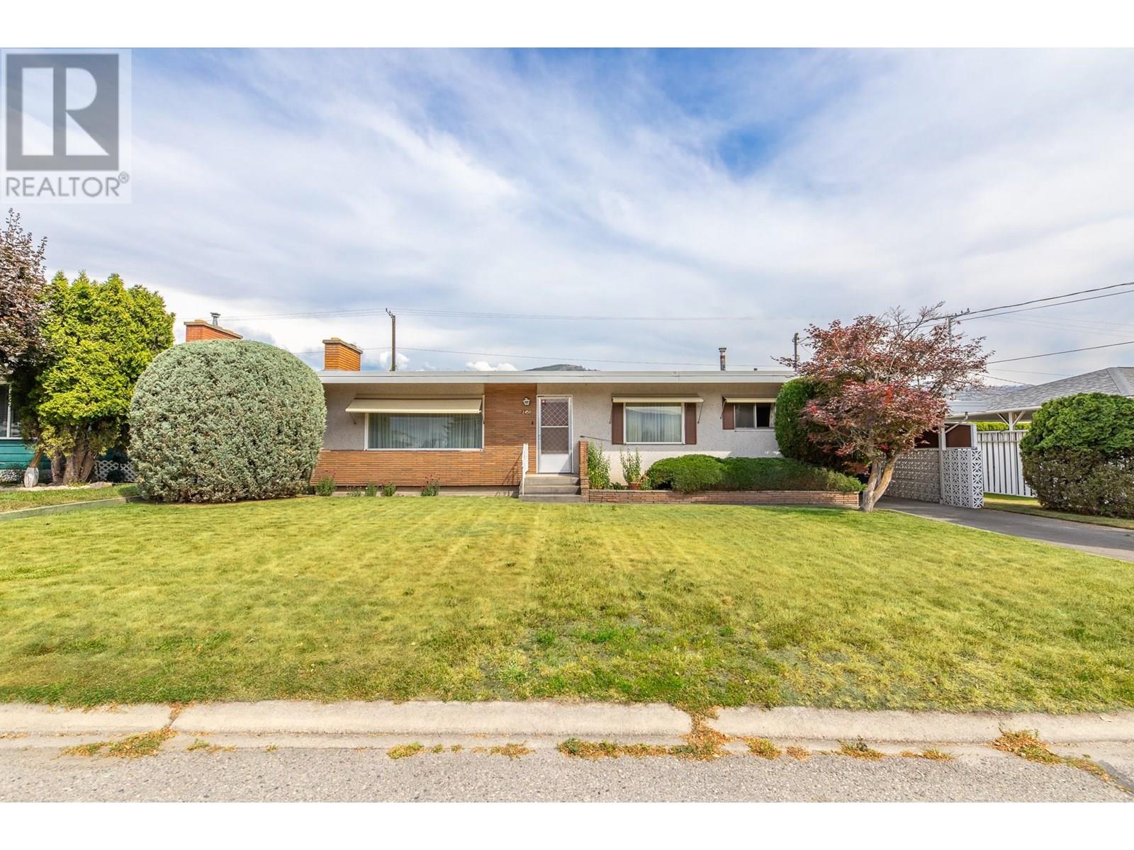 2450 Mckenzie Street, Penticton, British Columbia  V2A 6H7 - Photo 2 - 10351725