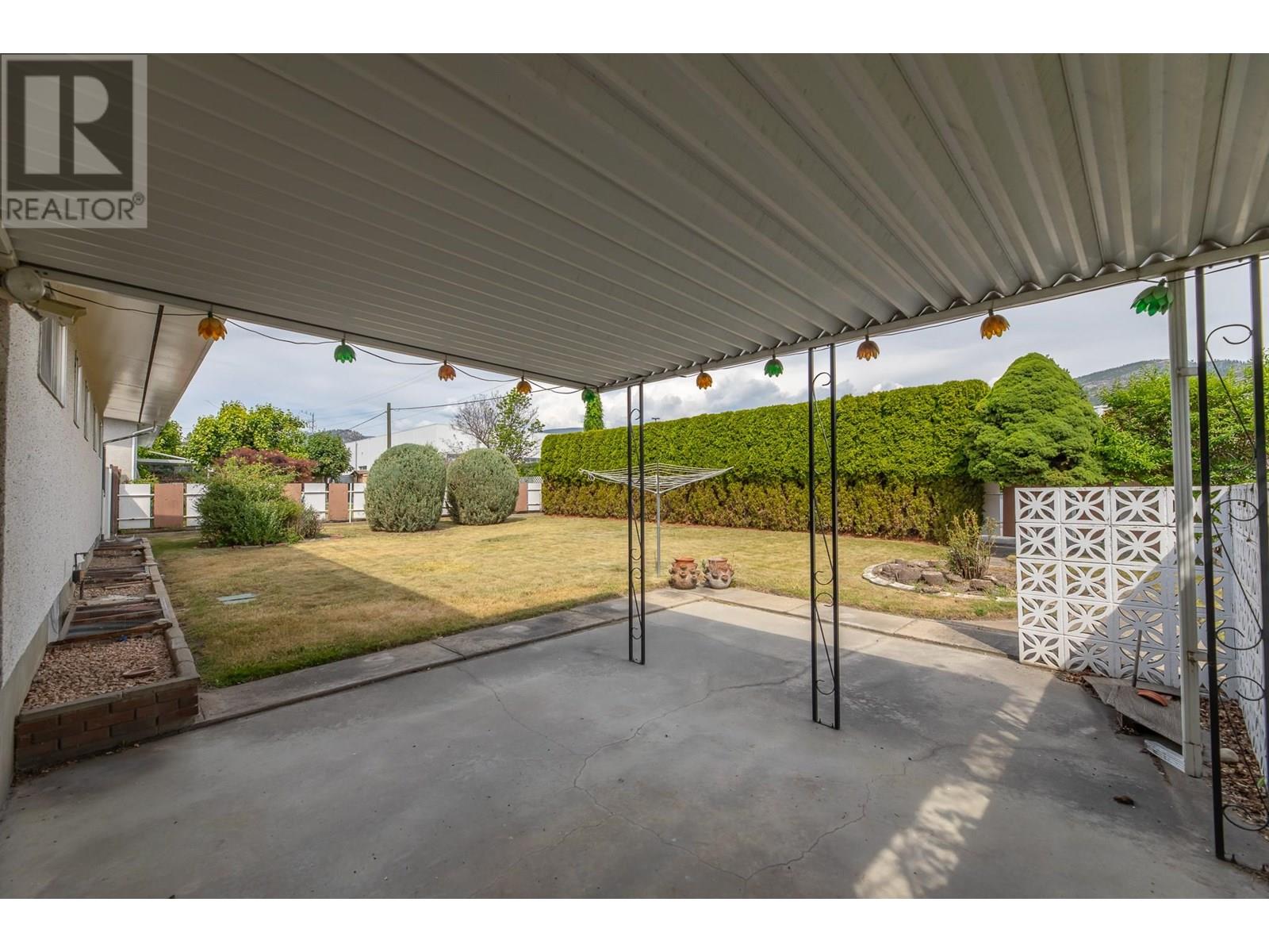 2450 Mckenzie Street, Penticton, British Columbia  V2A 6H7 - Photo 5 - 10351725