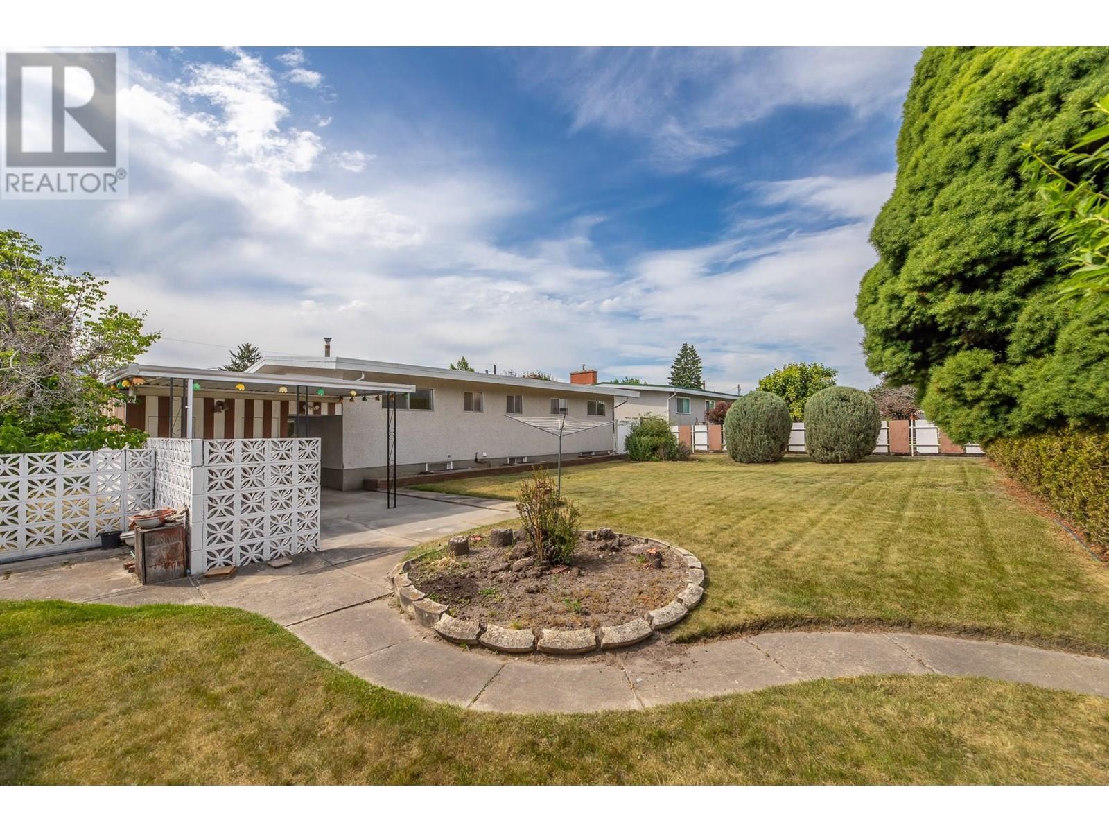 2450 Mckenzie Street, Penticton, British Columbia  V2A 6H7 - Photo 6 - 10351725