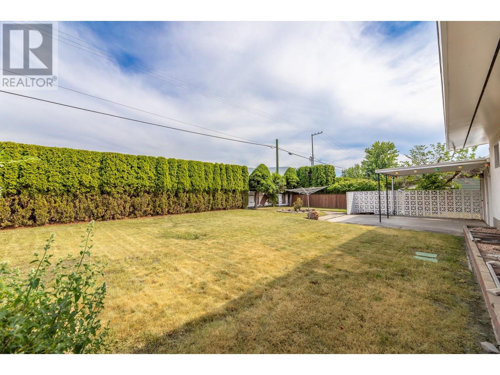 2450 Mckenzie Street, Penticton, British Columbia  V2A 6H7 - Photo 7 - 10351725