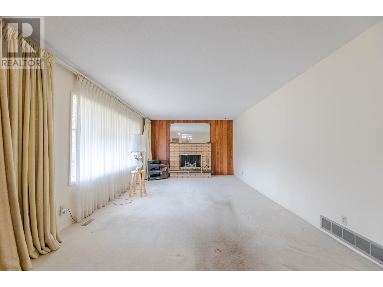 2450 Mckenzie Street, Penticton, British Columbia  V2A 6H7 - Photo 8 - 10351725