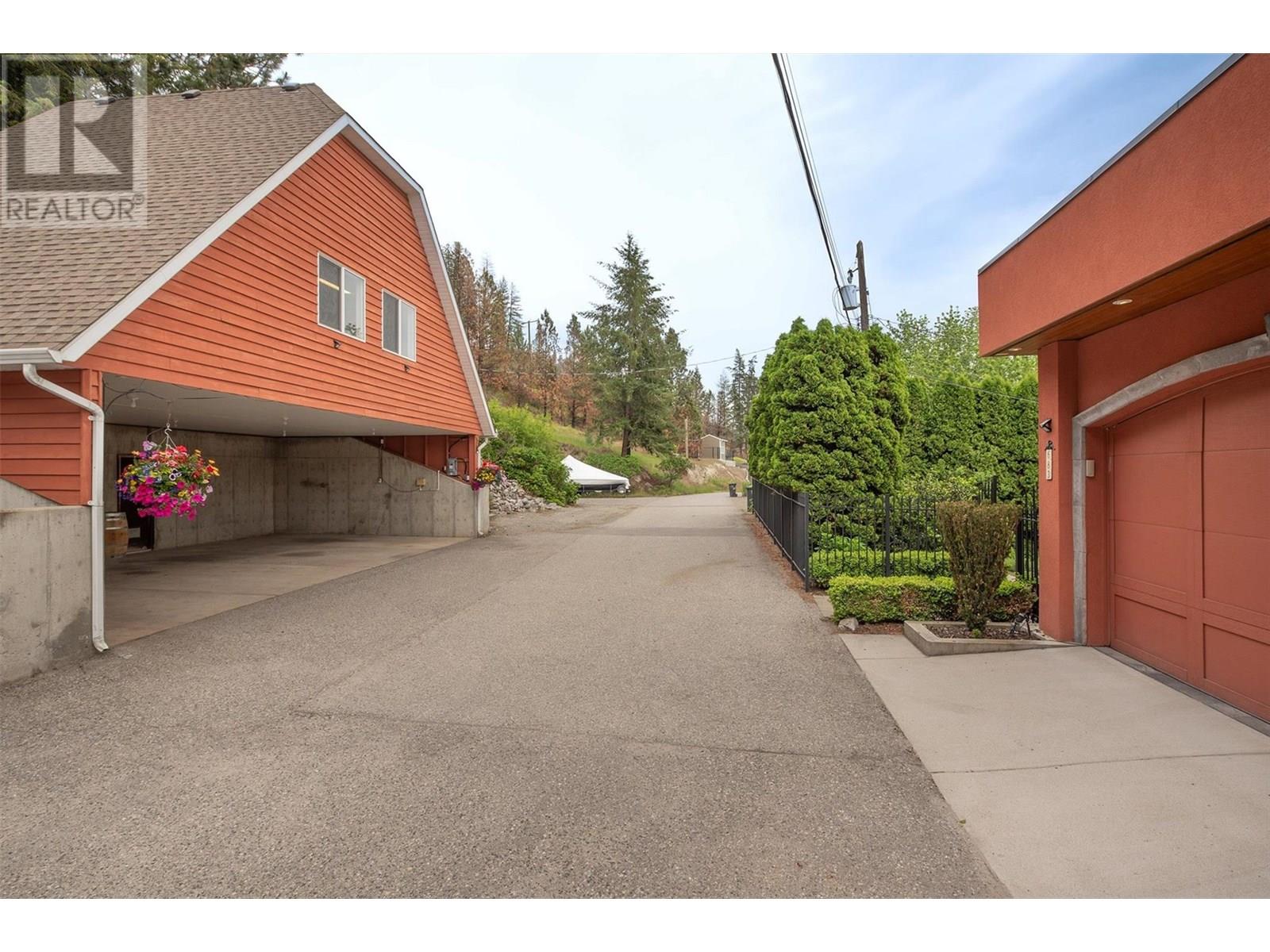 683 Westside Road S, West Kelowna, British Columbia  V1Z 3S2 - Photo 12 - 10352137