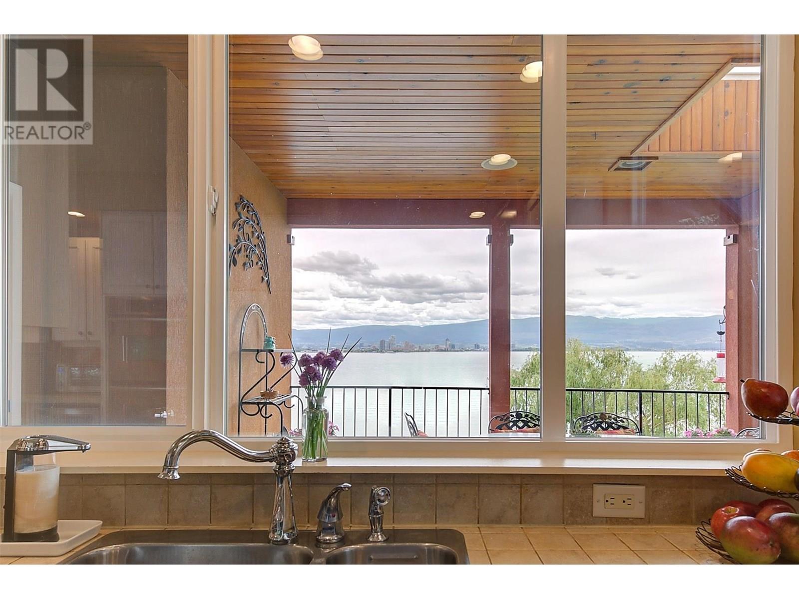 683 Westside Road S, West Kelowna, British Columbia  V1Z 3S2 - Photo 32 - 10352137
