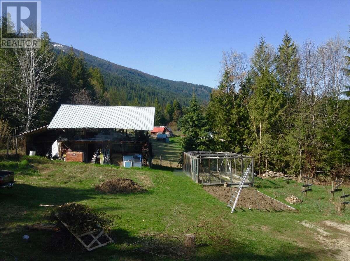 6119 Slocan River Road, Appledale, British Columbia  V0G 2J0 - Photo 27 - 10352161