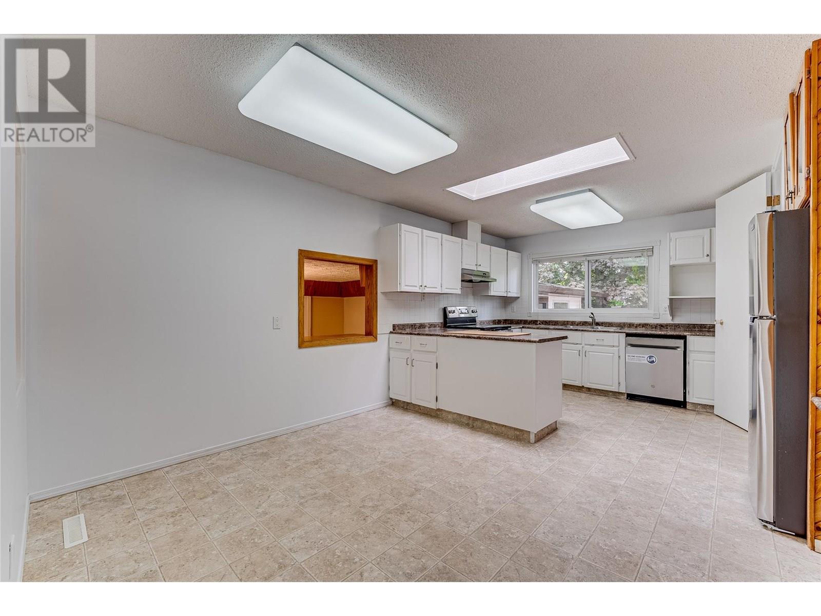 2304 18 Street, Vernon, British Columbia  V1T 3Z8 - Photo 16 - 10352112