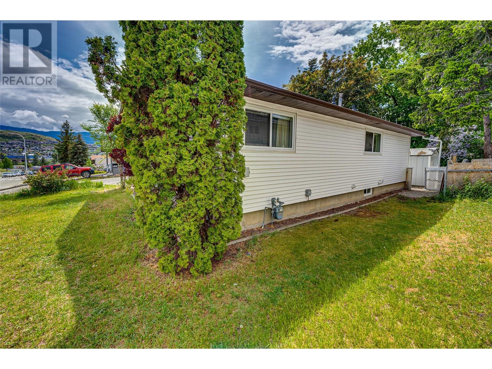 2304 18 Street, Vernon, British Columbia  V1T 3Z8 - Photo 2 - 10352112