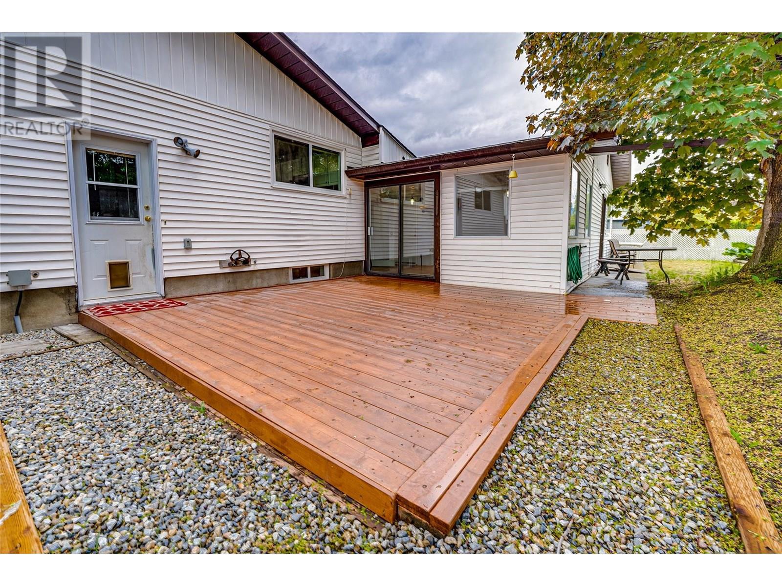 2304 18 Street, Vernon, British Columbia  V1T 3Z8 - Photo 4 - 10352112