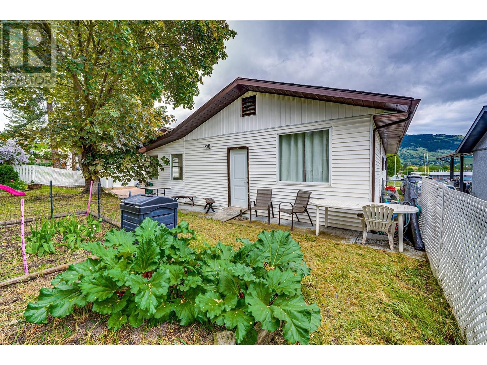2304 18 Street, Vernon, British Columbia  V1T 3Z8 - Photo 6 - 10352112