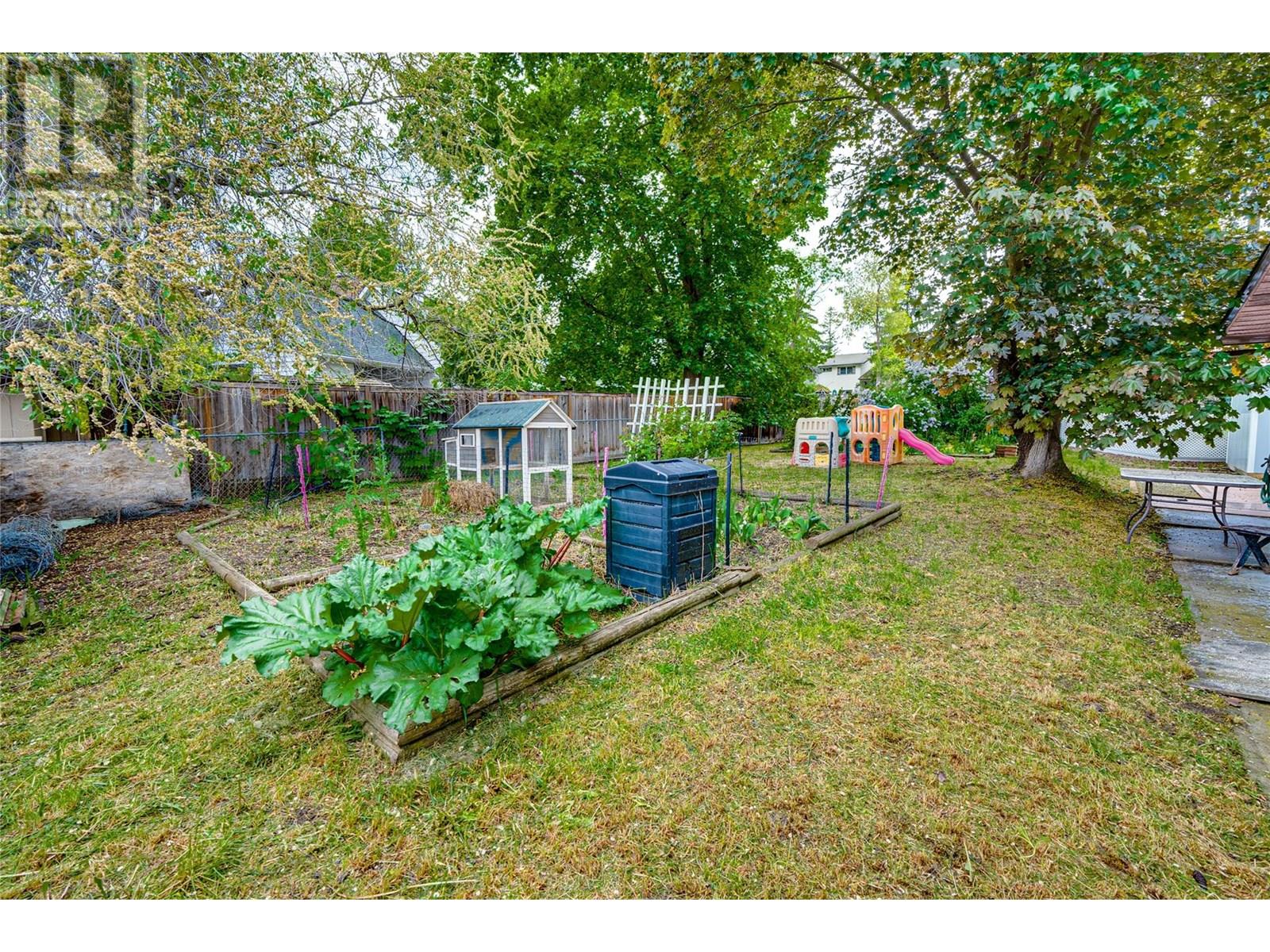2304 18 Street, Vernon, British Columbia  V1T 3Z8 - Photo 8 - 10352112