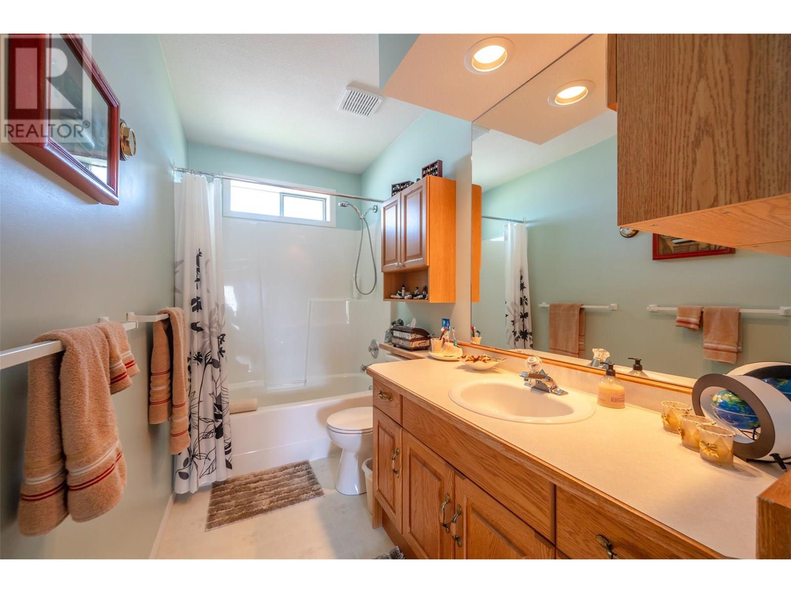3400 Wilson Street Unit# 211, Penticton, British Columbia  V2A 8J1 - Photo 12 - 10351910