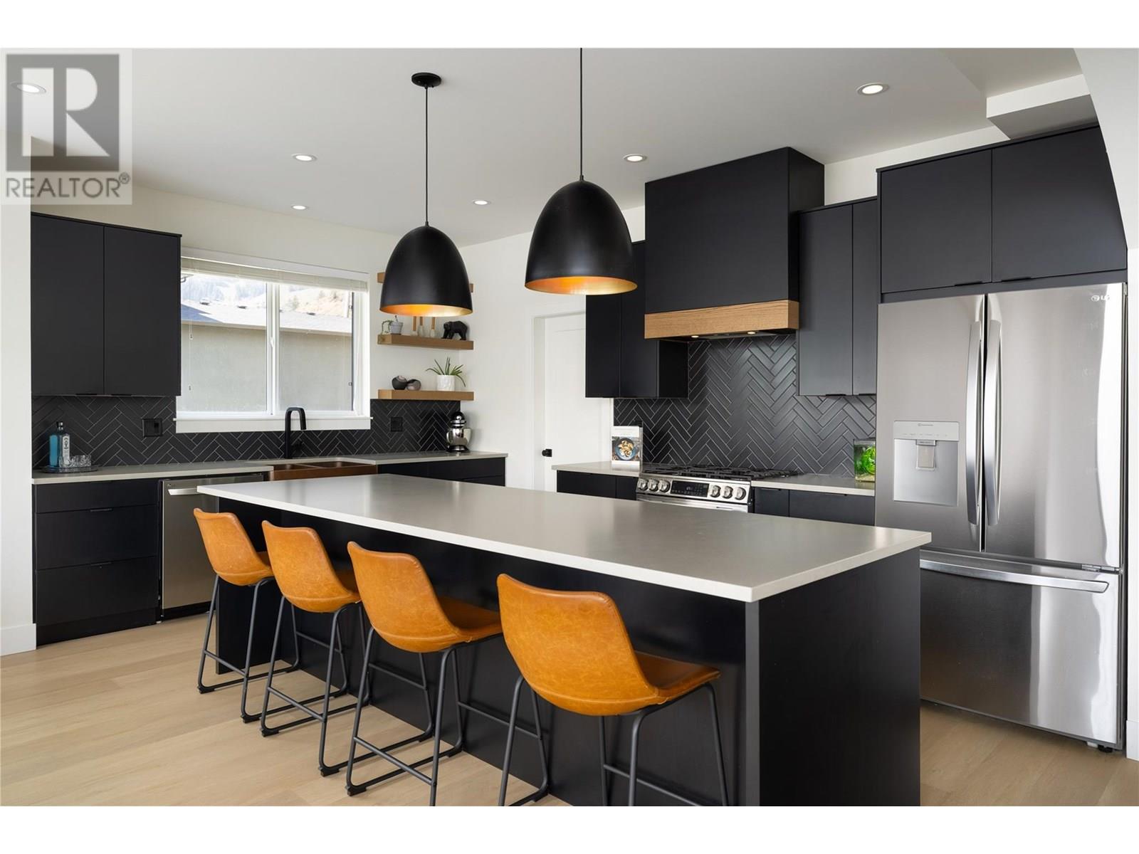 7476 Tronson Road, Vernon, British Columbia  V1H 1C3 - Photo 13 - 10351837