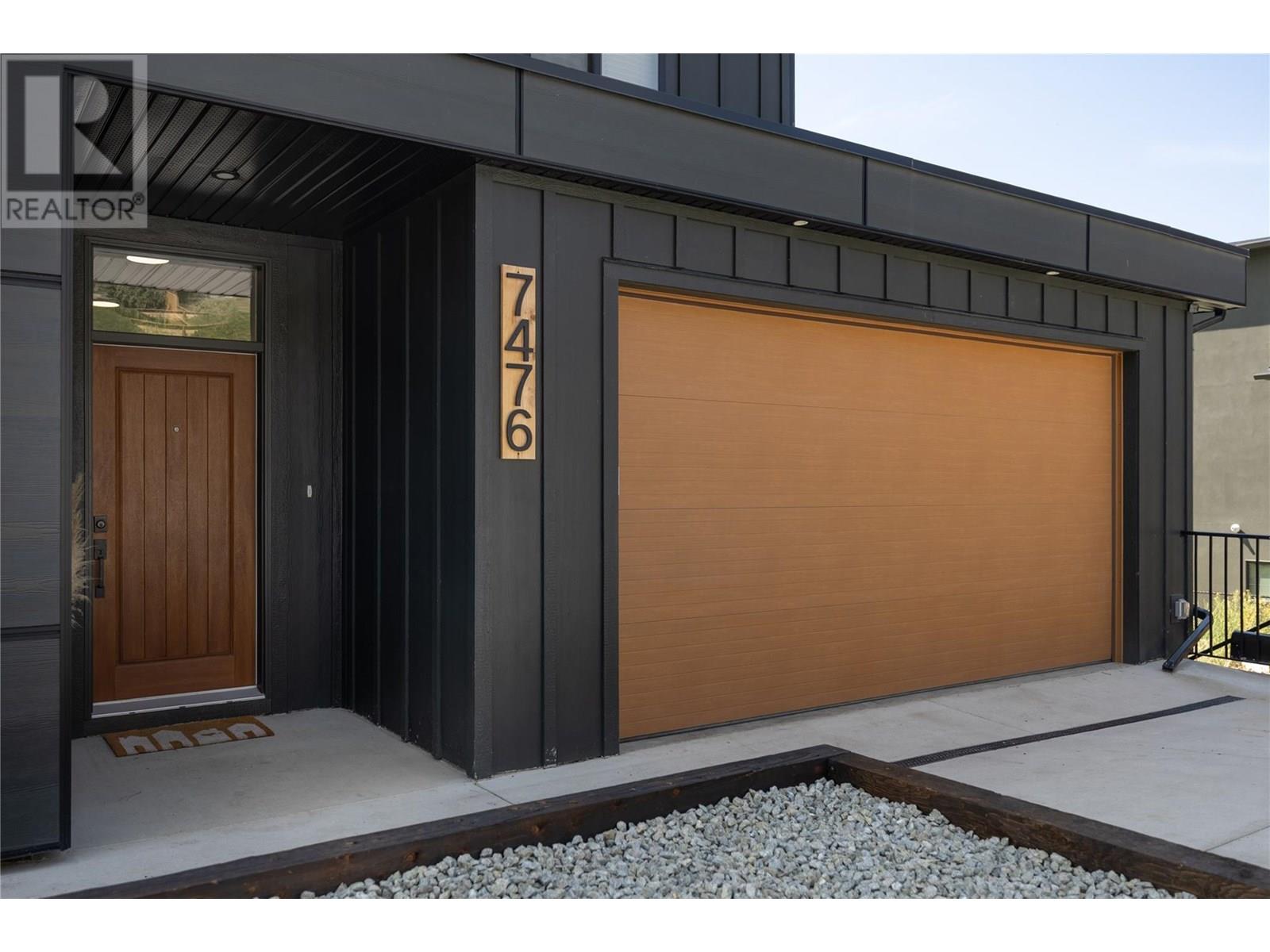 7476 Tronson Road, Vernon, British Columbia  V1H 1C3 - Photo 4 - 10351837