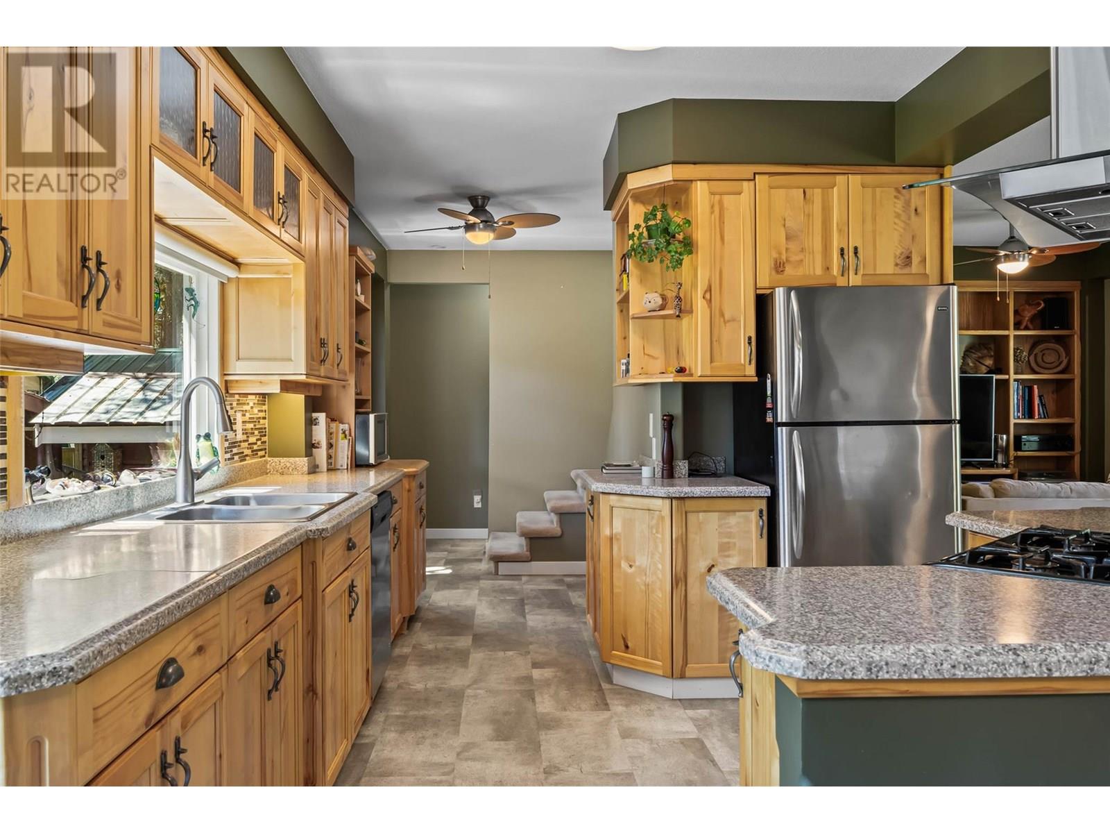 2292 Ojibway Road, Kamloops, British Columbia  V2H 1P1 - Photo 6 - 10352165
