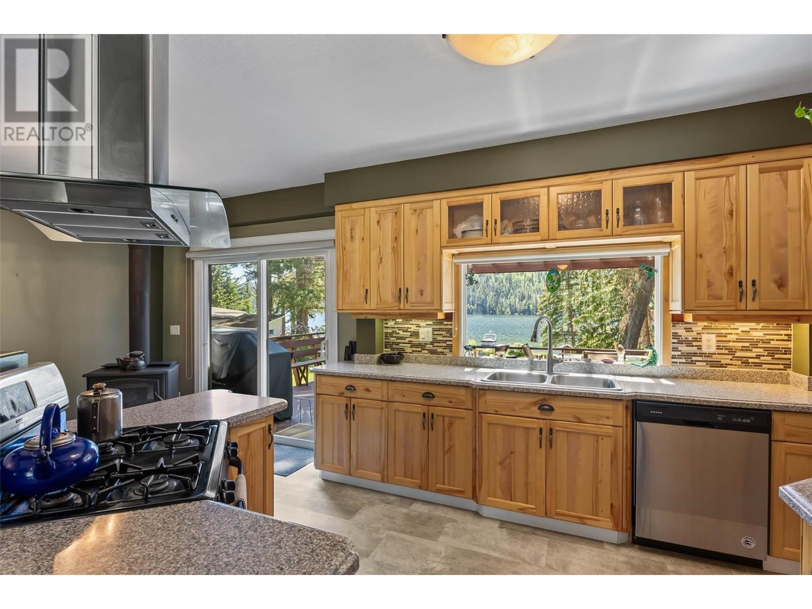 2292 Ojibway Road, Kamloops, British Columbia  V2H 1P1 - Photo 9 - 10352165