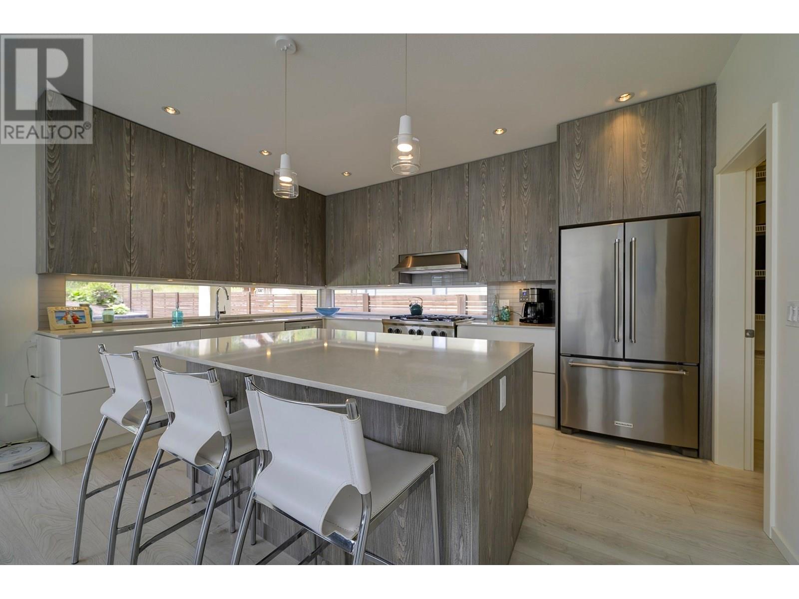 1358 Rockcress Drive, Kamloops, British Columbia  V2E 0B4 - Photo 5 - 10351605
