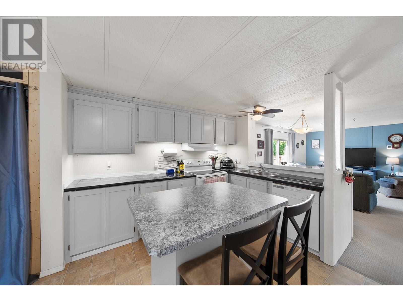 1361 30 Street Se Unit# 64, Salmon Arm, British Columbia  V1E 2P6 - Photo 6 - 10350845