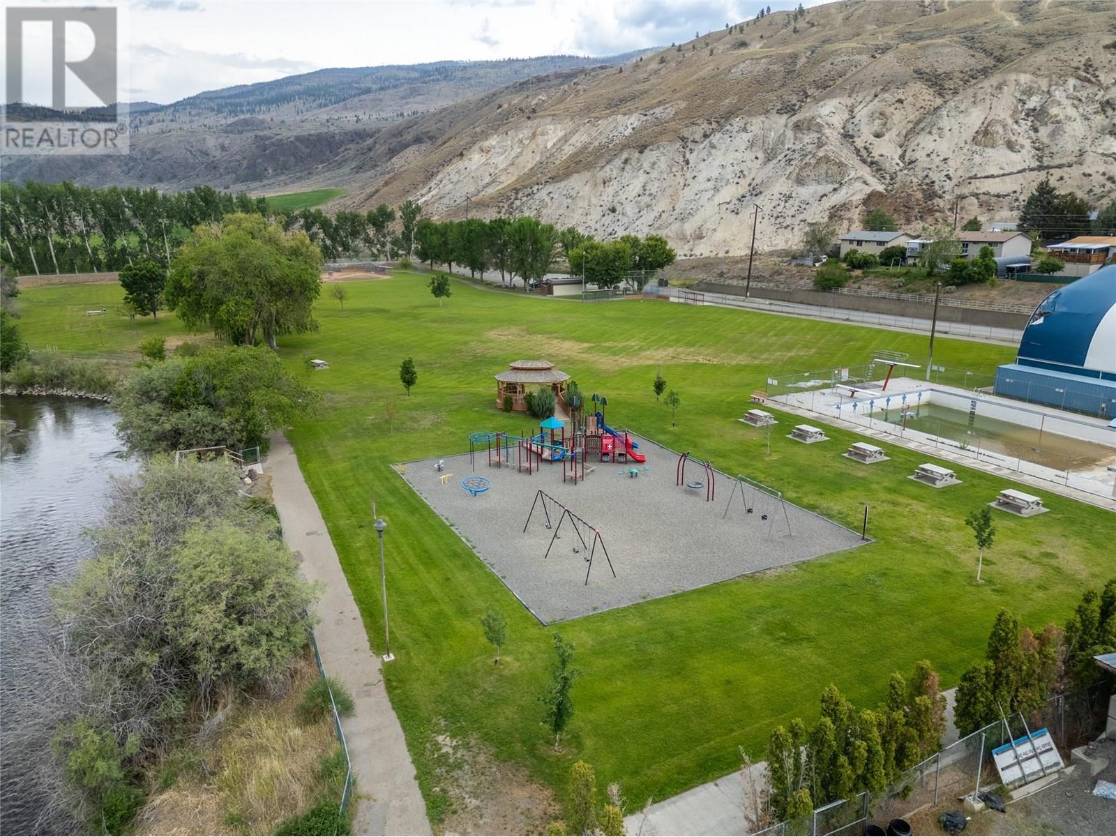 1203 Sunvalley Crescent, Cache Creek, British Columbia  V0K 1H0 - Photo 4 - 10352176