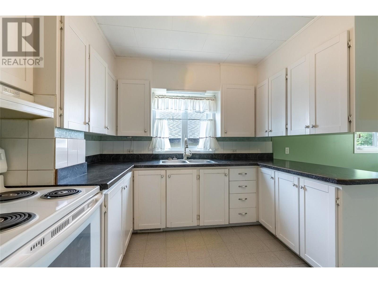 1203 Sunvalley Crescent, Cache Creek, British Columbia  V0K 1H0 - Photo 8 - 10352176