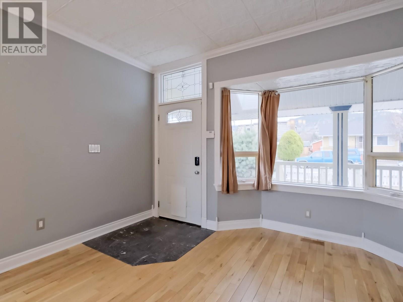 561 Braid Street, Penticton, British Columbia  V2A 4Y4 - Photo 2 - 10352192