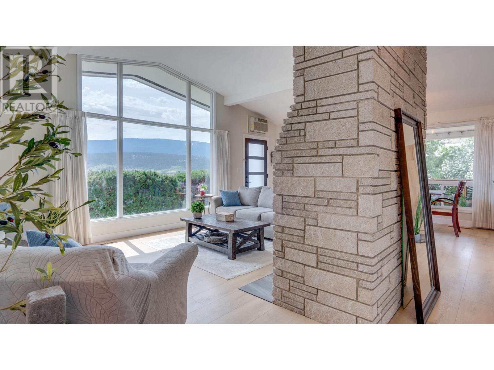 8700 Lakeview Drive, Coldstream, British Columbia  V1B 1W3 - Photo 12 - 10351977